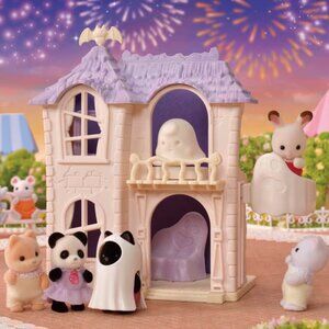 Sylvanian Families Spooky Surprise House